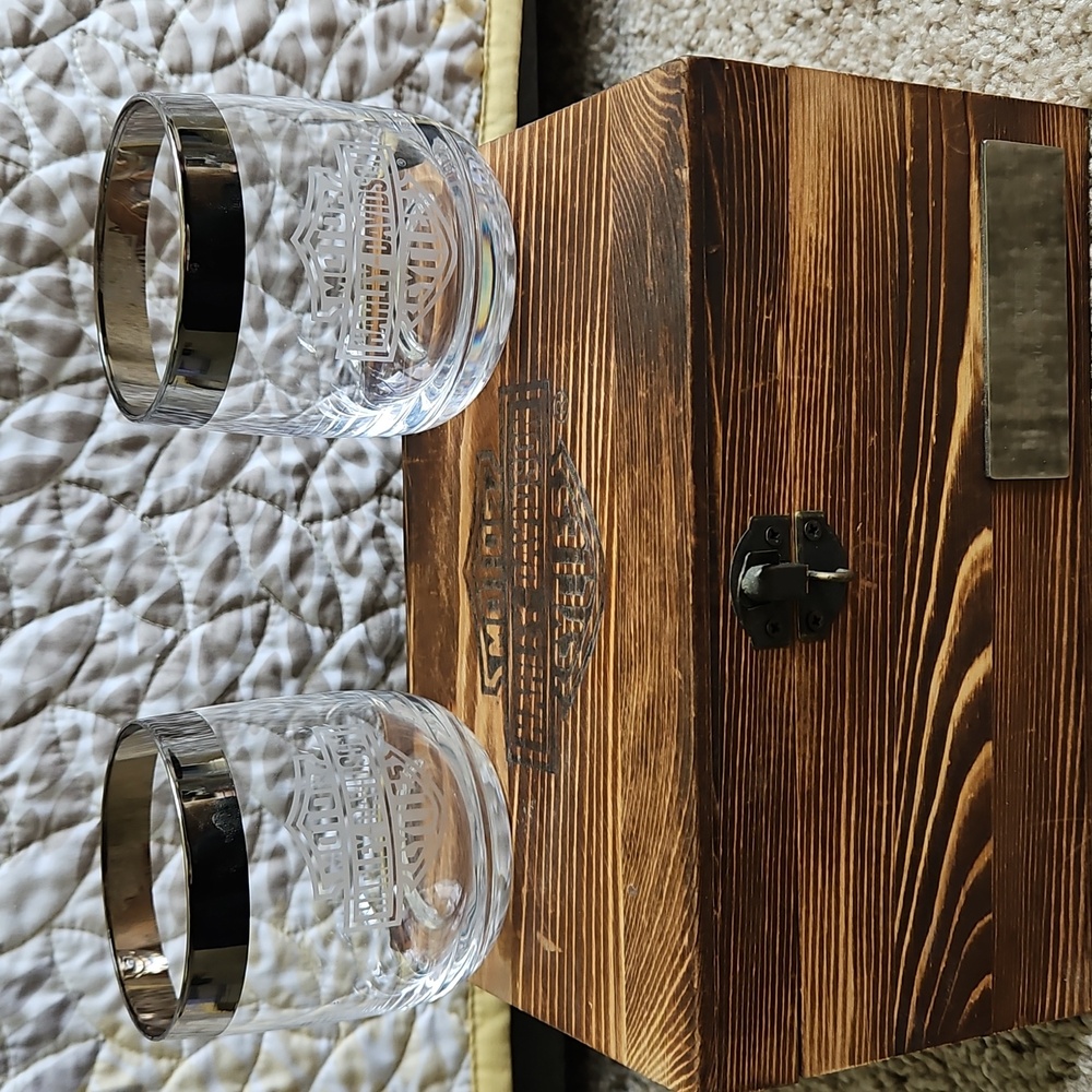 Harley-Davidson Whisky Glasses, Set Of 2 With Box - Picture 2 of 6
